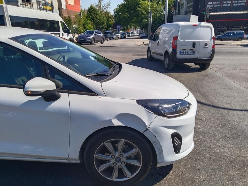 TEMİZ FORD FİESTA - 18