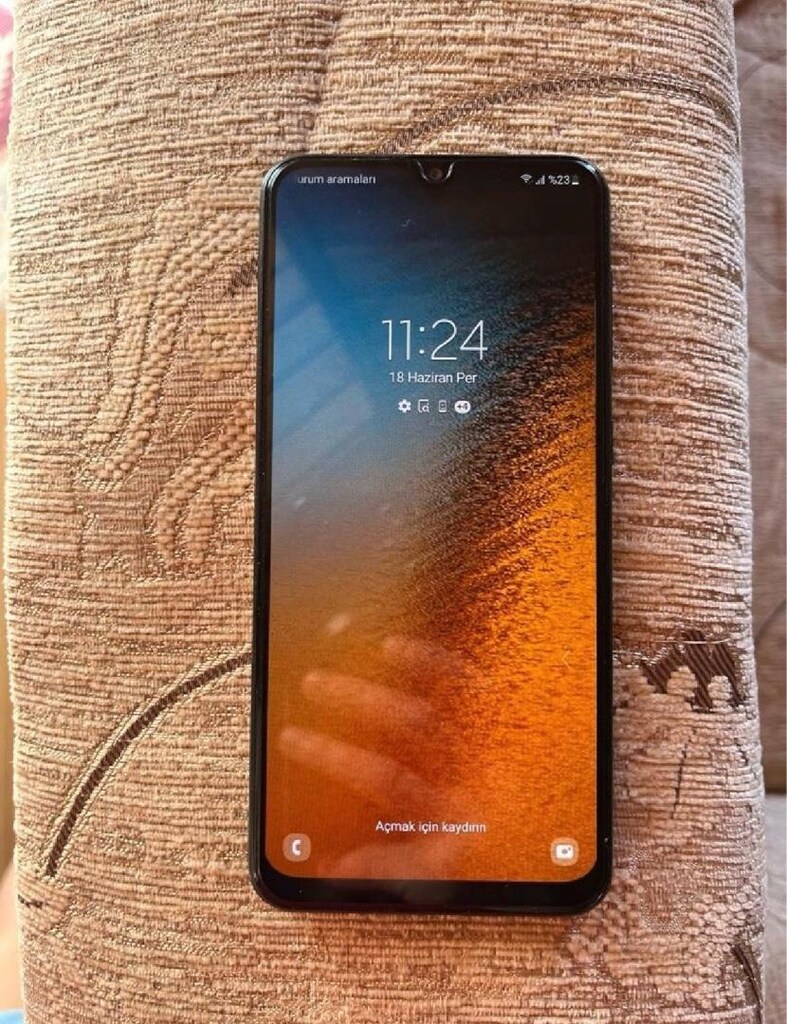 Samsung Galaksi A20 Cep telefonu - 2