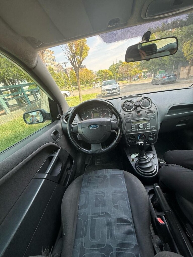 FORD FİESTA 1.4 Tcdi klimalı 2008 - 10