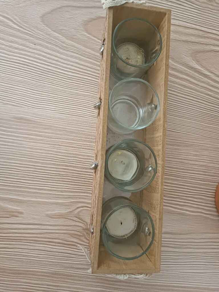 Tchibo markasına ait yıldız desenli bu dekoratif ahşap tealight mumluk - 4