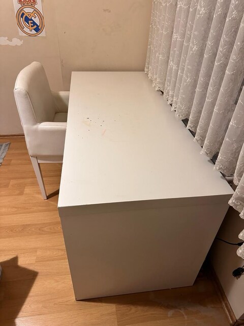 Satılık ıkea marka kitaplık, gardrop, çalışma masası ve koltuğu