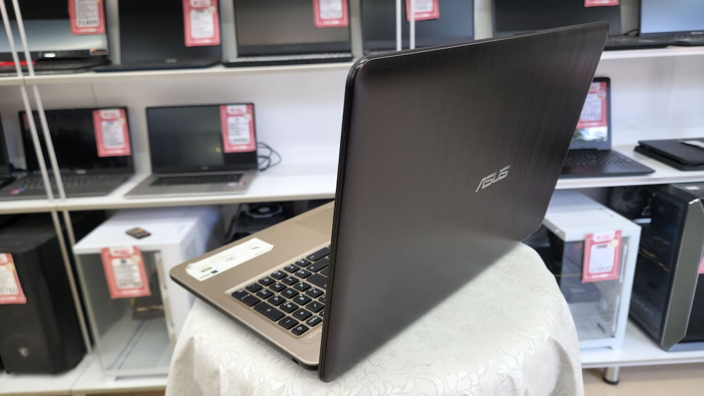ABT BİLİŞİM – ASUS VivoBook i3-7100U | 4 GB RAM | 240 GB SSD - 8