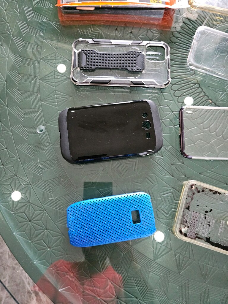 çeşitli telefon kılıfları - 15