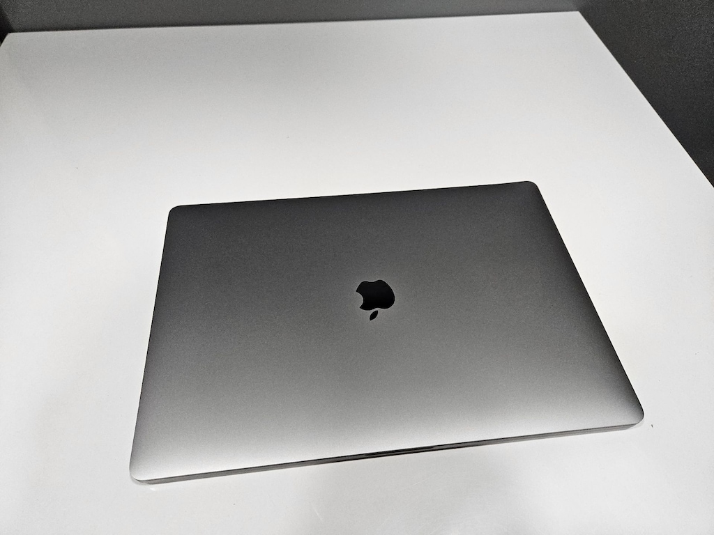 MACBOOK PRO +16 İNÇ+i7 +16 GB RAM+500 GB SSD+ PİL DEVRİ 260 - 6