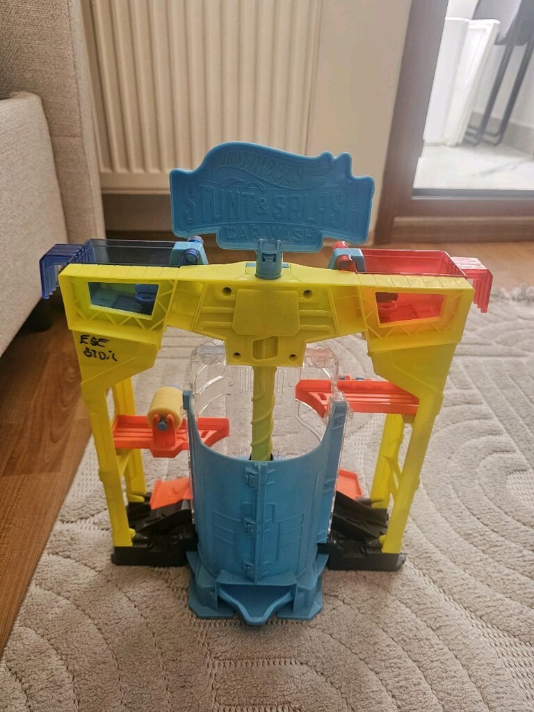 Hot Wheels Oto Yıkamada Renk Değiştirme Oyun Seti - 2