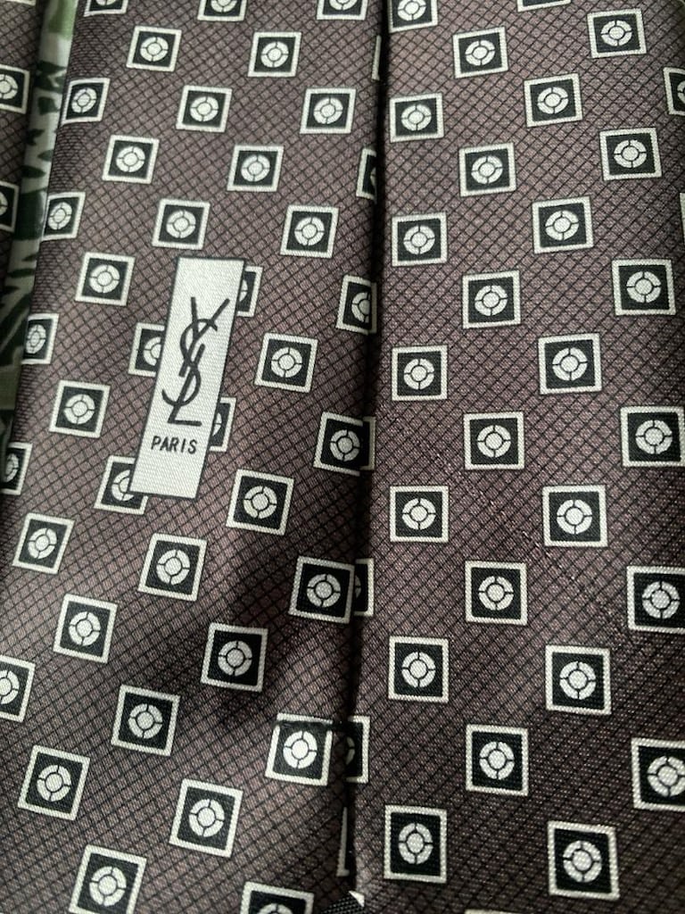 YVES SAİNT LAURENT — görsel 3/4
