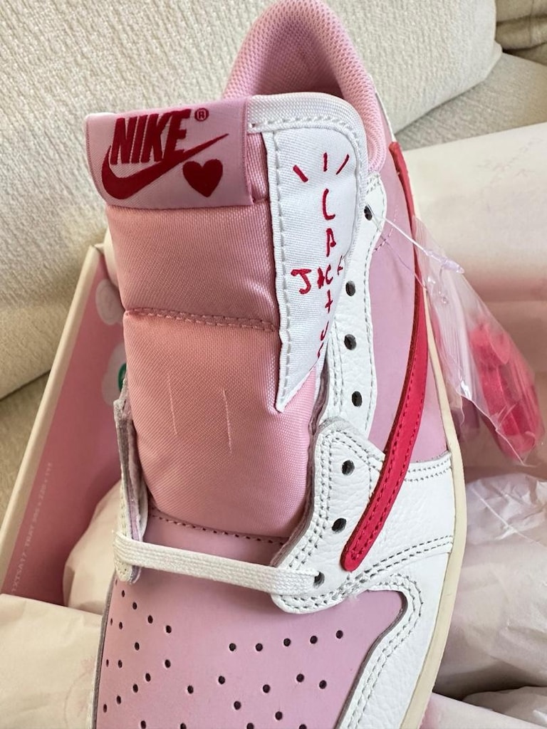 Travis Scott x Nike x Air Jordan Tropical Pink - 3