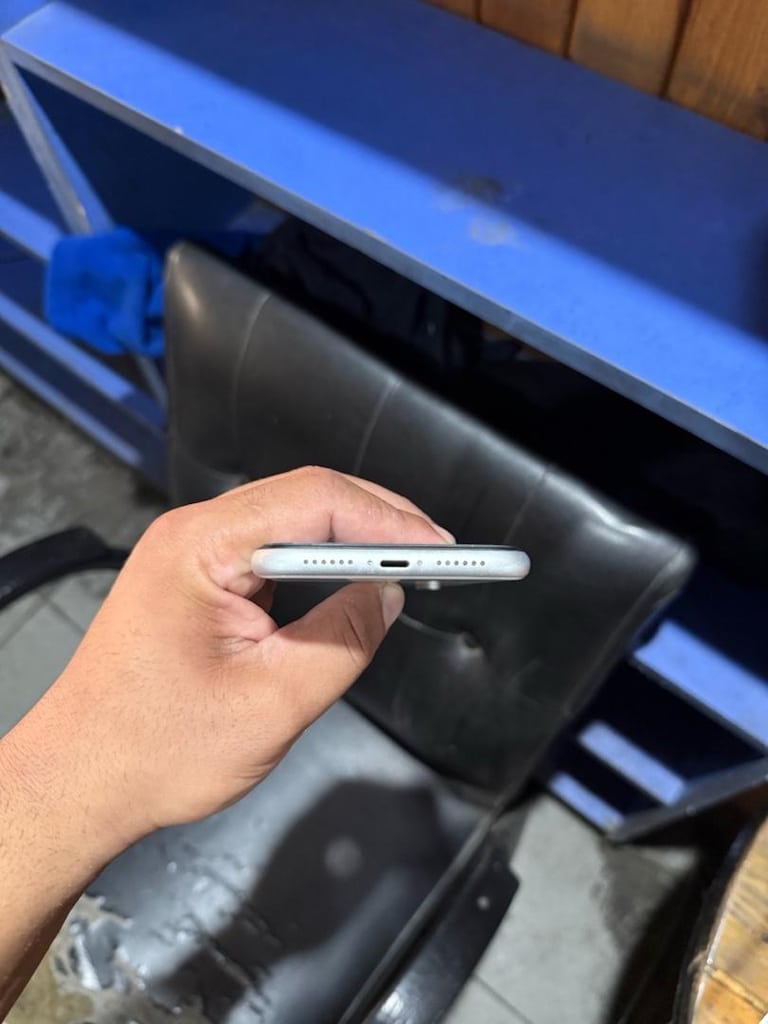 İPHONE XR 64 BEYAZ TR - 4