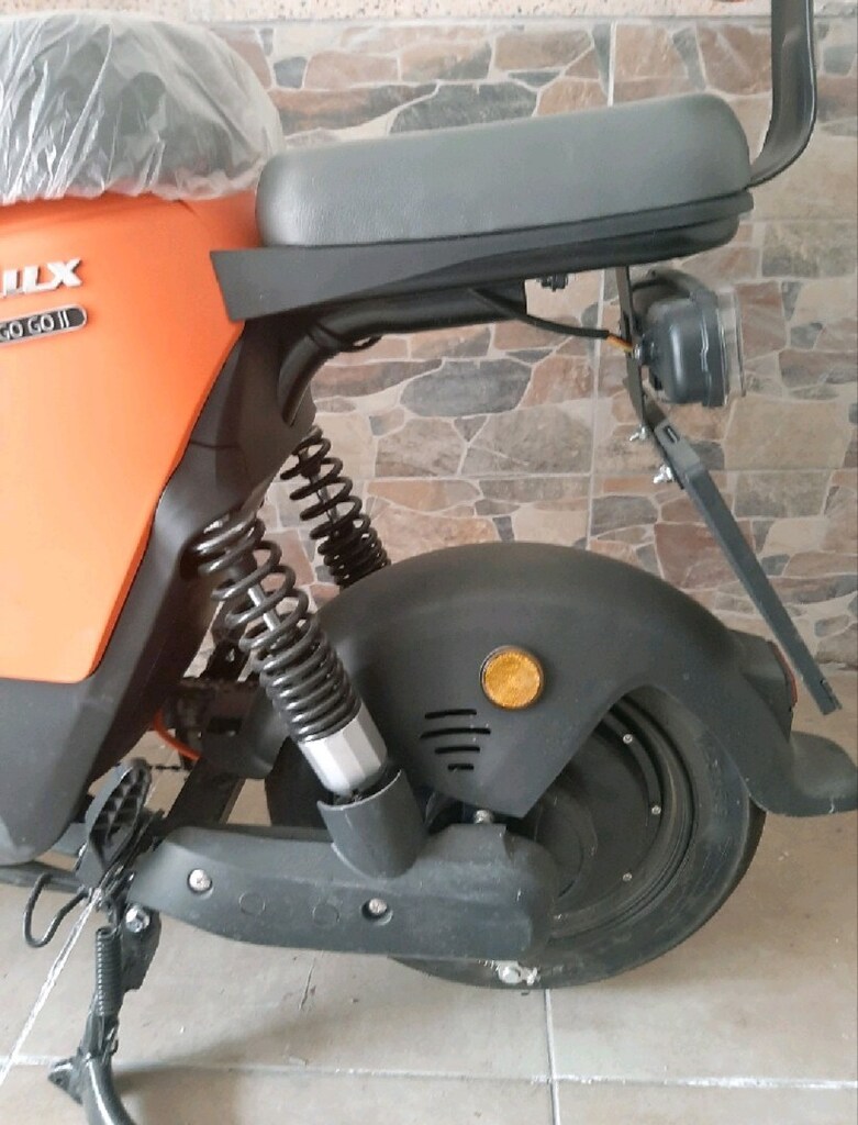 motorlu bisiklet iki tekerli - 2