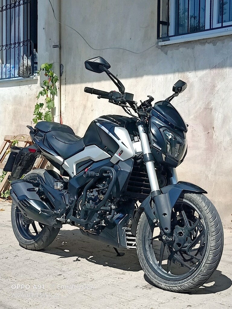 Bajaj Dominar - 4