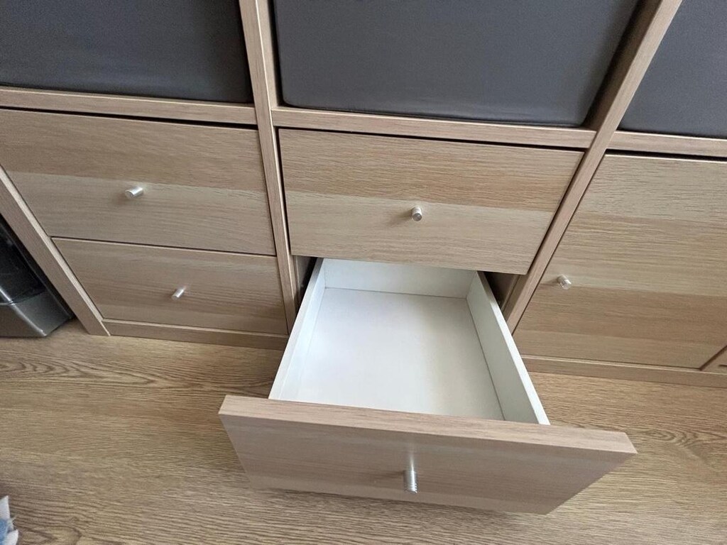IKEA Kallax Dolap ve Sandalye - 2