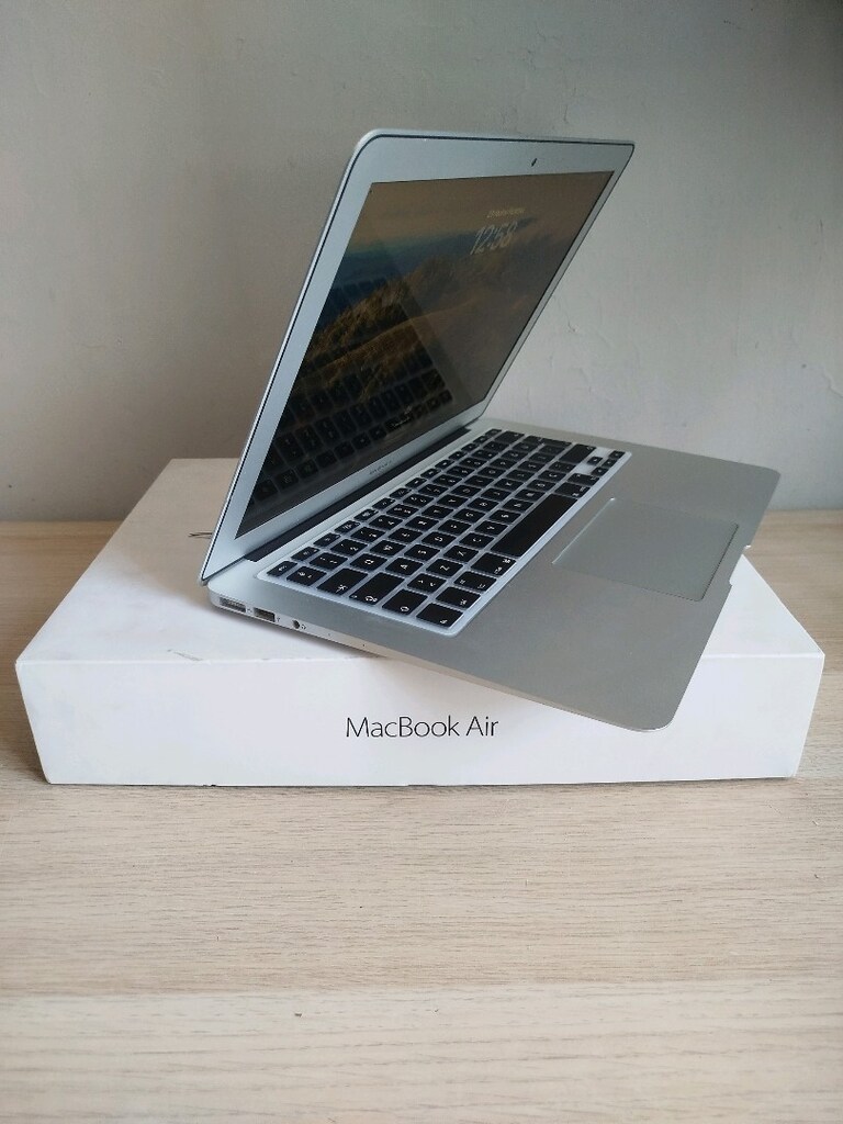 Apple MacBook Air 2015 - 2