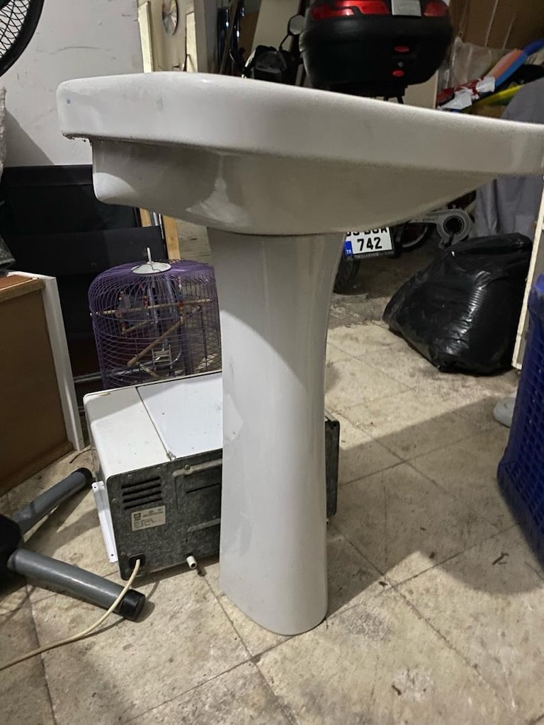 Ayaklı lavabo. - 2