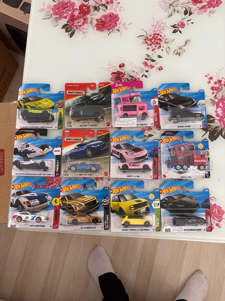 Hot wheels lotu