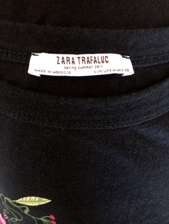 Zara Trafaluc Siyah Çiçek Baskılı Crop Bluz — görsel 3/9