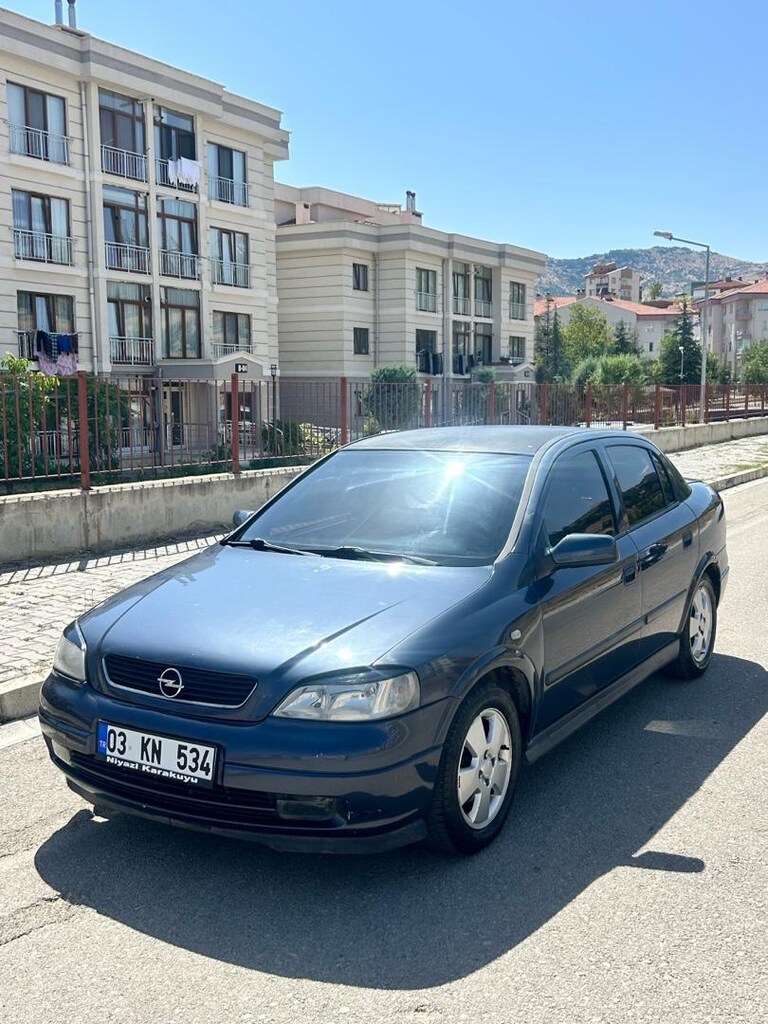 opel astra 2006 model - 2
