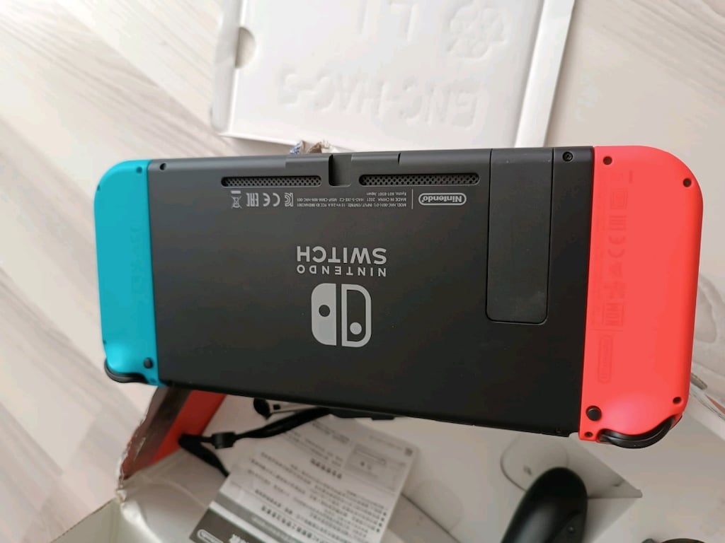 Nintendo Switch V2 (HAC-001(-01) - 5