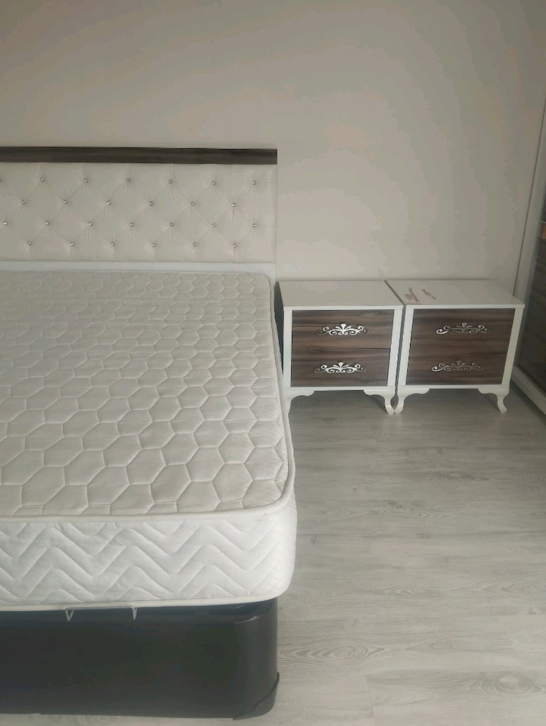 Mdf Yatak odası takımları 6 kapılı gardolap 2 komidin makyaj baza başl - 2