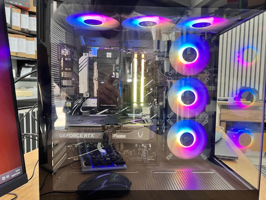 MASAÜSTÜ OYUNCU SET DDR5 + RTX5060Tİ 16 GB İ5 14400F 200 HZ EKRAN - 9