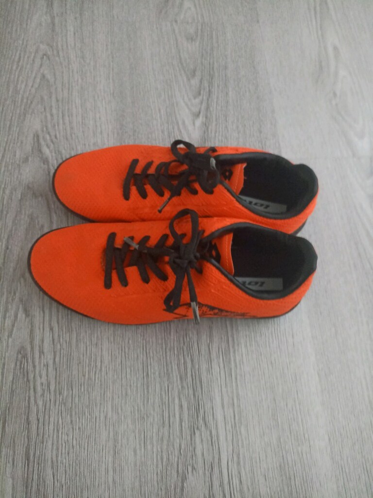 Halı saha ayakkabısı - 2
