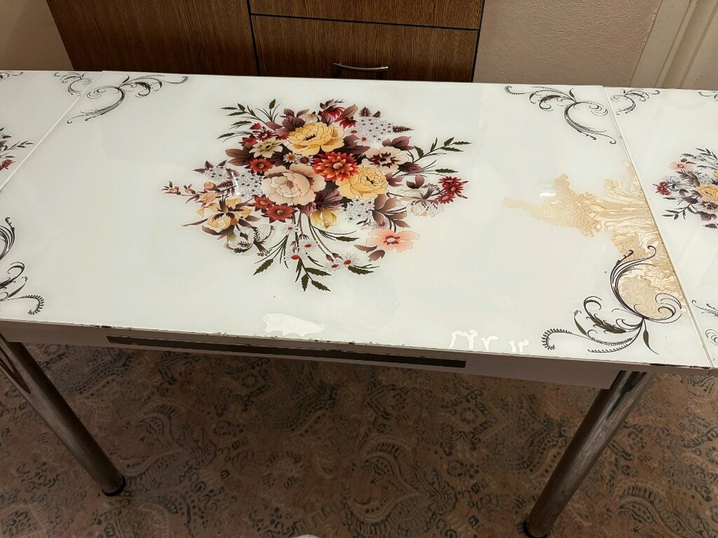 camlı yemek masasi
