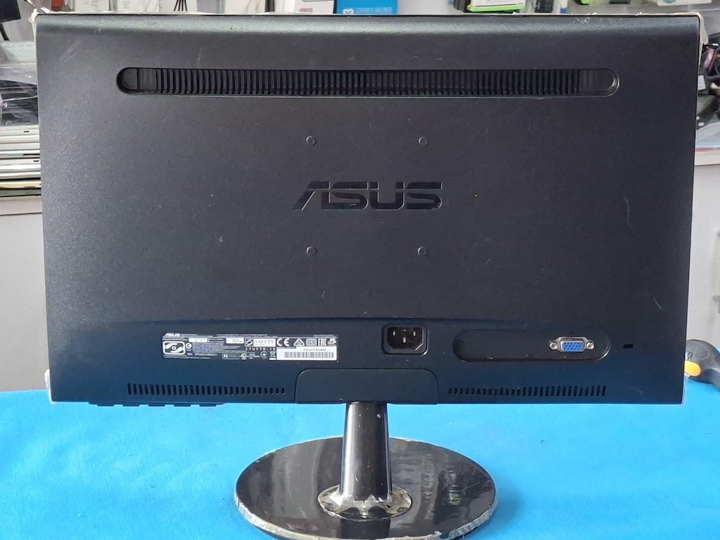 Asus VS197DE 18.5" 5 ms HD Ready 75 Hz LED Monitör - 2
