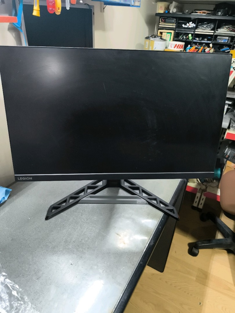 Lenovo Legion 27 monitör ekran kirik - 3