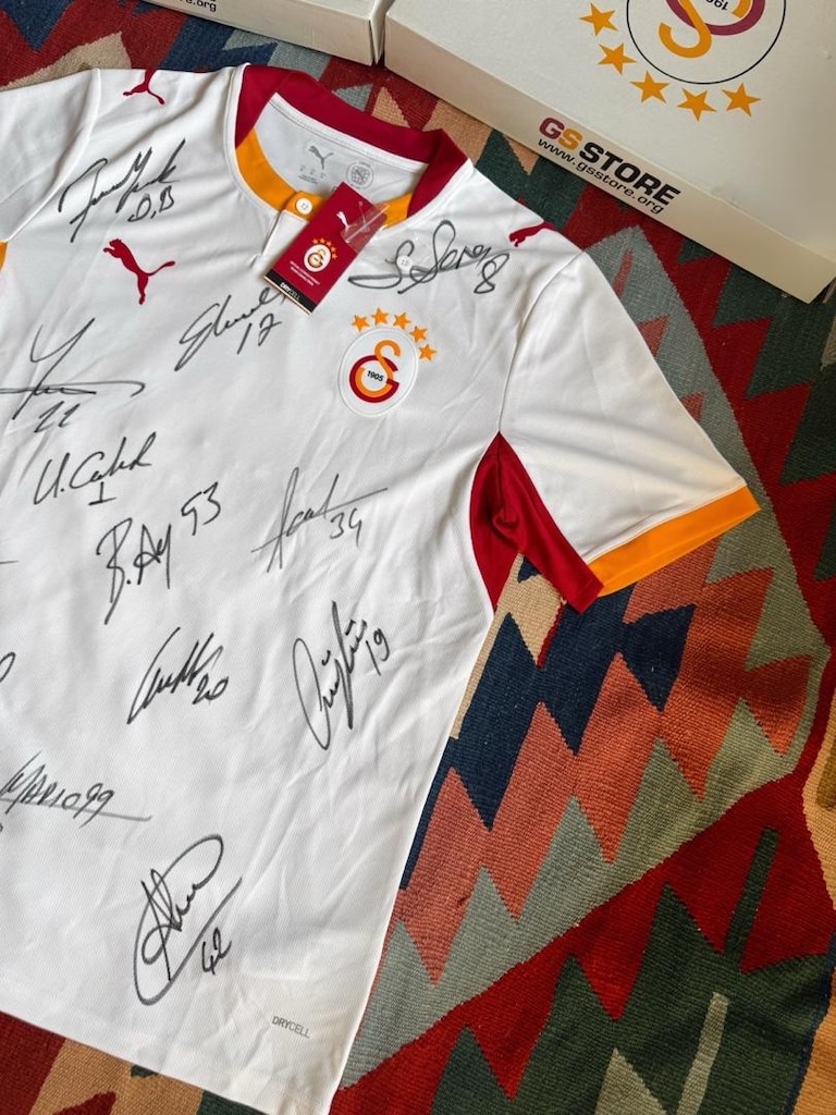 güncel sezon galatasaray imzalı beyaz forması türkiye futbol - 3