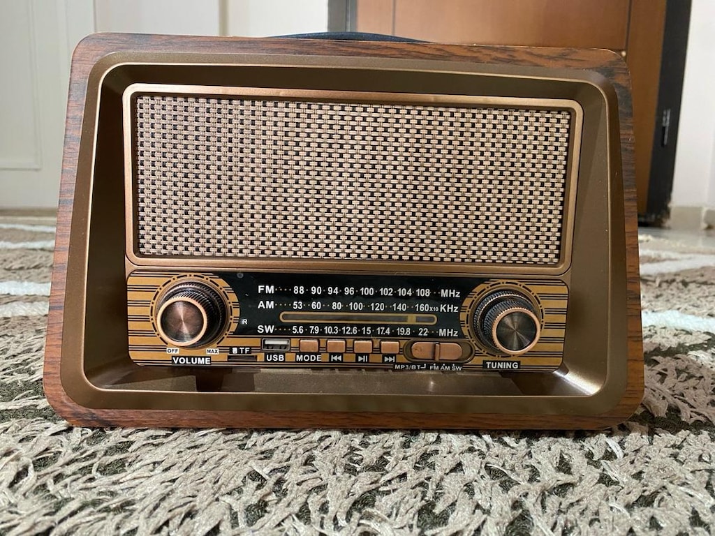 BLUETOOTH HOPARLÖR VE RADYO-KLASİK GÖRÜNÜMLÜ