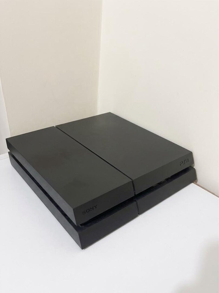 Playstation 4 - 3