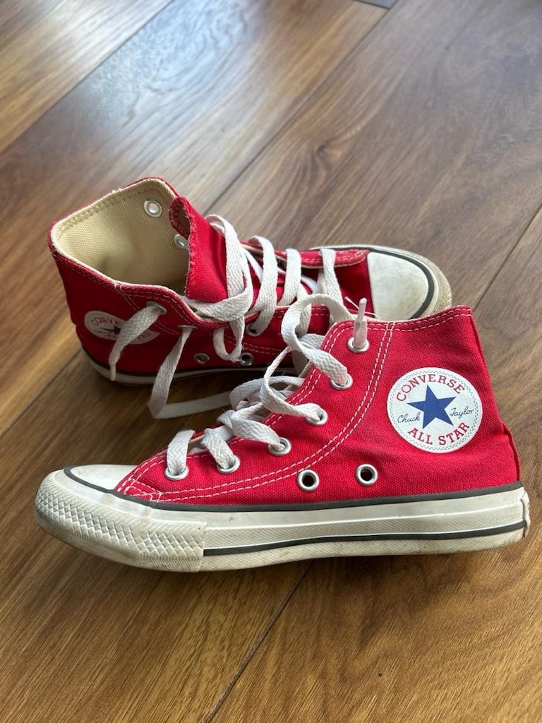 Converse 30 Numara Kırmızı