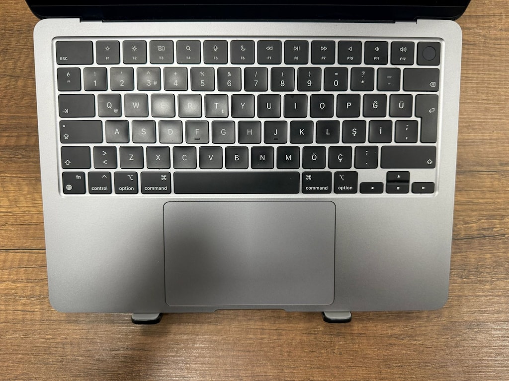 Apple MacBook Air M2 8GB 256GB 13.3" Notebook - 2