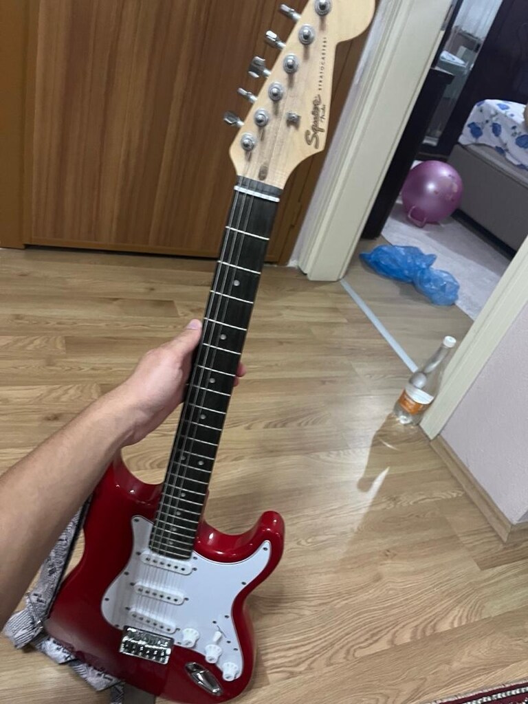 Squiere Elektro Gitar - 2
