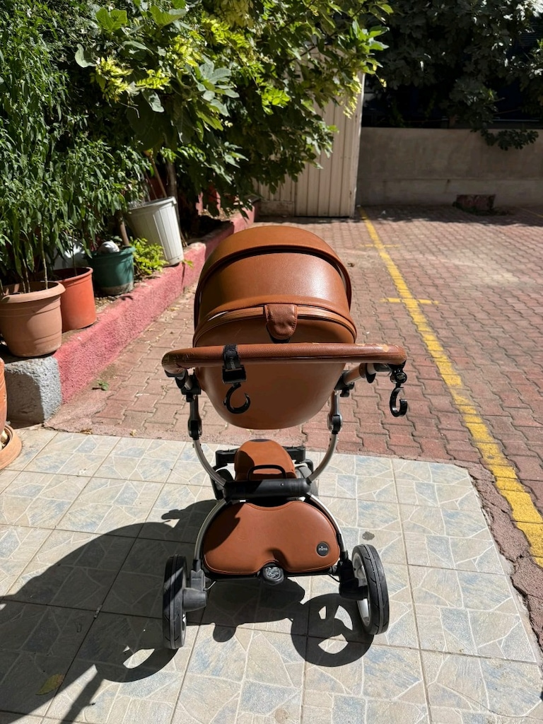 Kahverengi mima bebek arabası tüm aparqtları var - 2