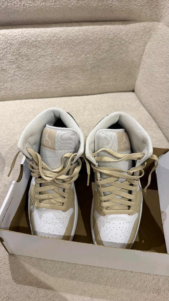 Nike Air Jordan 1 Mid Sneaker Unisex - 3