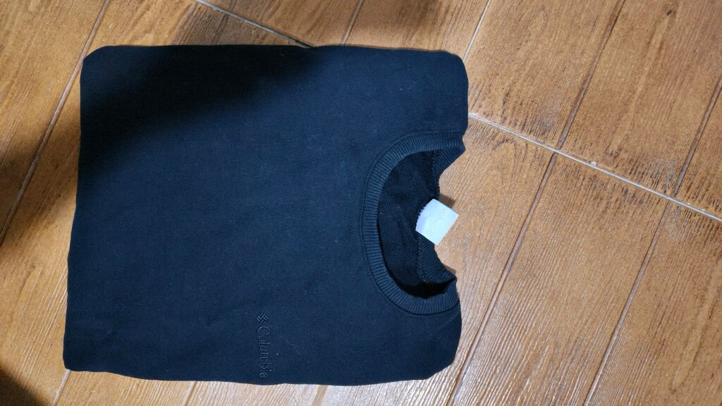 Columbia erkek sweat..Xl yazar lakin M gibidir..Çokça sweat var..