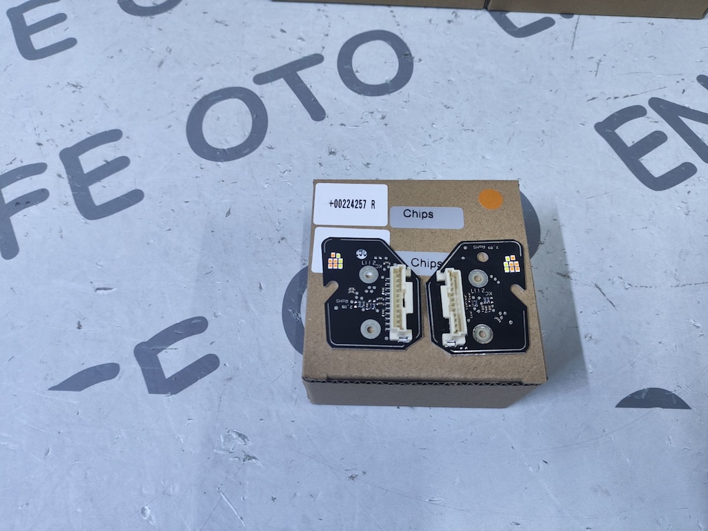 SKODA KAROQ GÜNDÜZ SOL LED FAR BEYİN MODÜL 00224256 SIFIR - 3