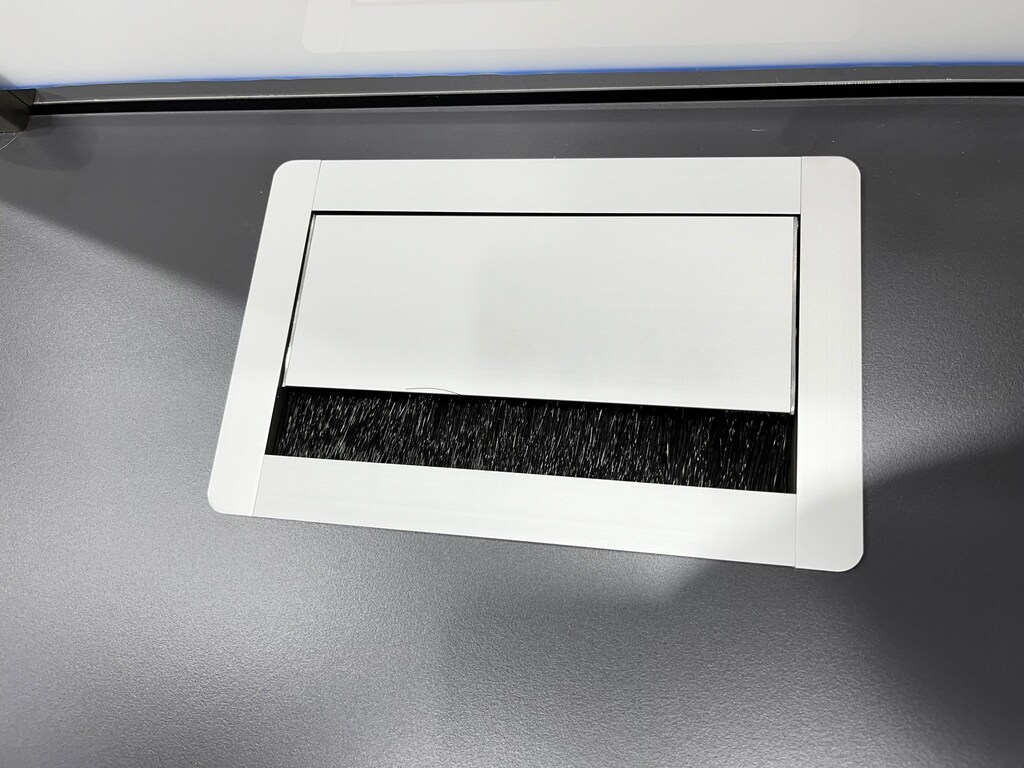 ATOM OFİS - SES YALITIMLI MDF DATAPORTLU 4 KİŞİLİK WORKSTATİON - 3