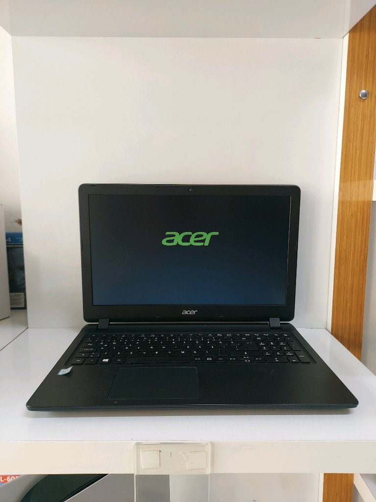 Acer Aspire ES1 Laptop - 2