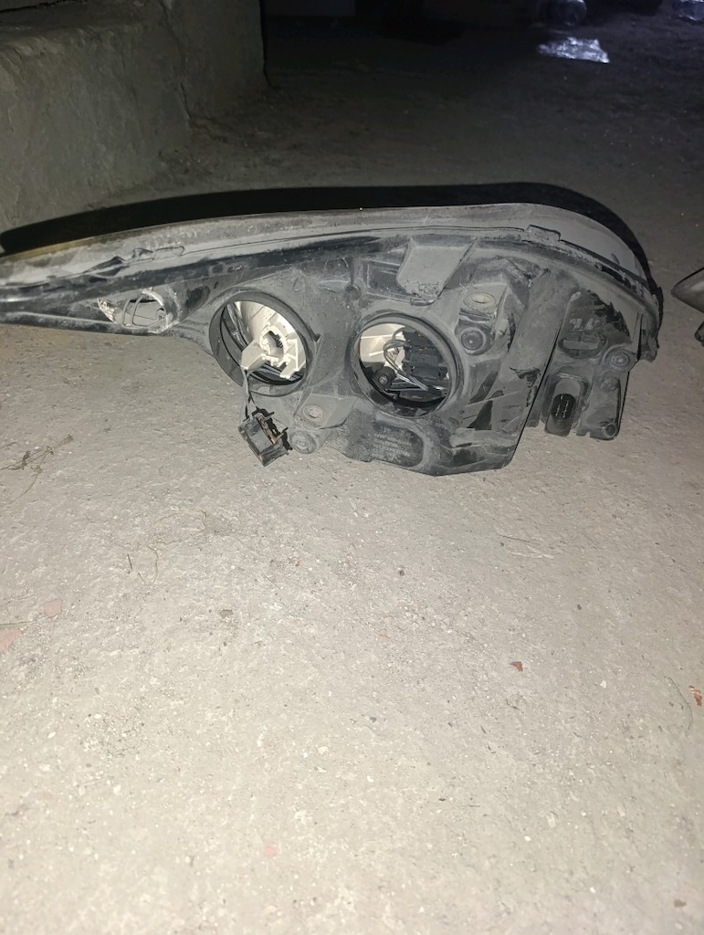 ford fiesta 2006 far takımı orjinal çıkma - 3