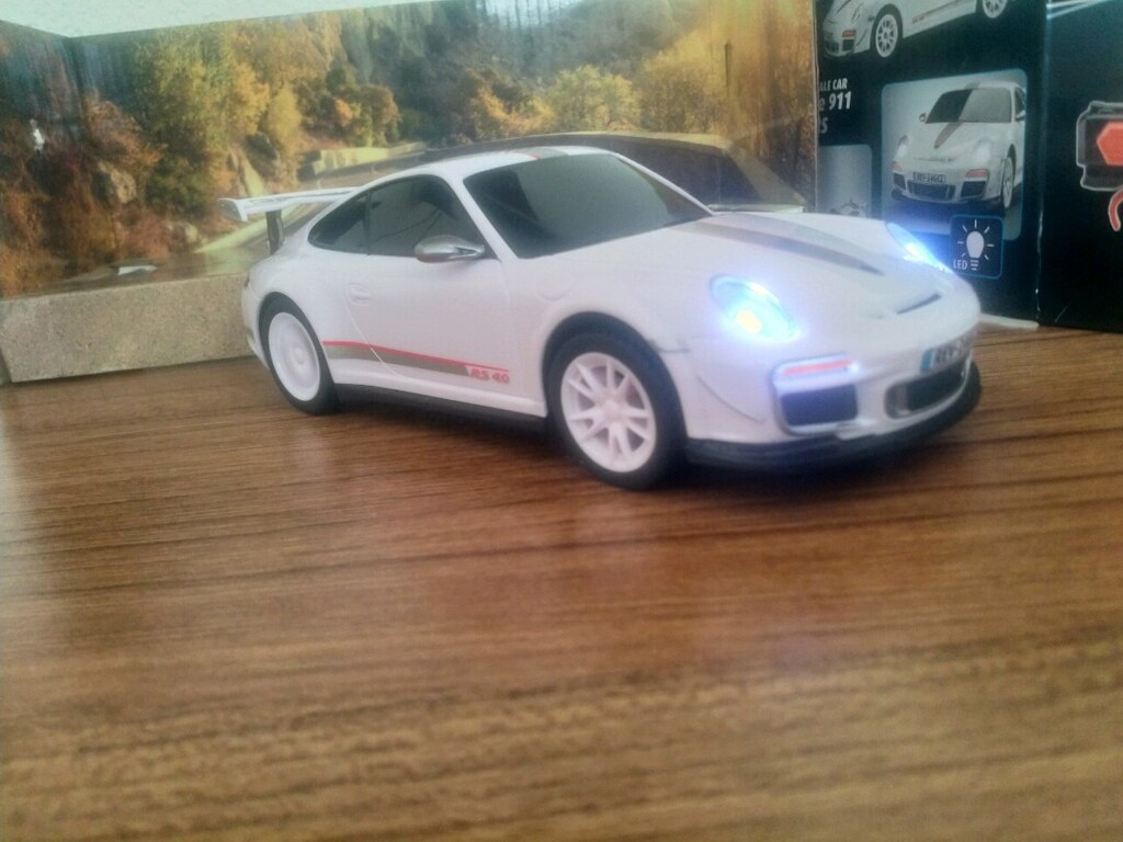 UZAKTAN KUMANDALI IŞIKLI PORSCHE 911 GTR3 RS LİSANSLI - 2