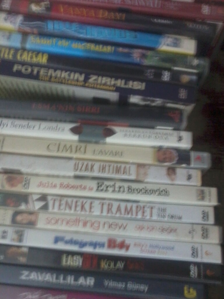 187 FİLM- 119 ADET DVD, 10 BELGESEL. 21 VCD+ 37 erot. FİLM - 9
