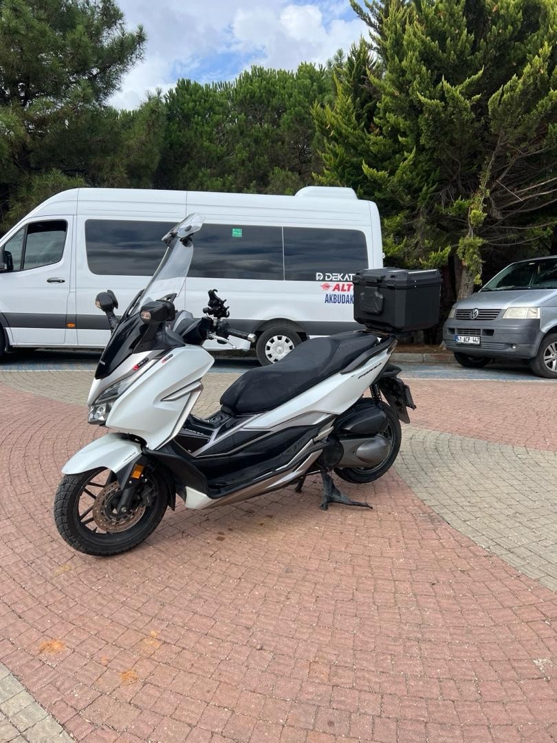 HONDA FORZA 250 - 8