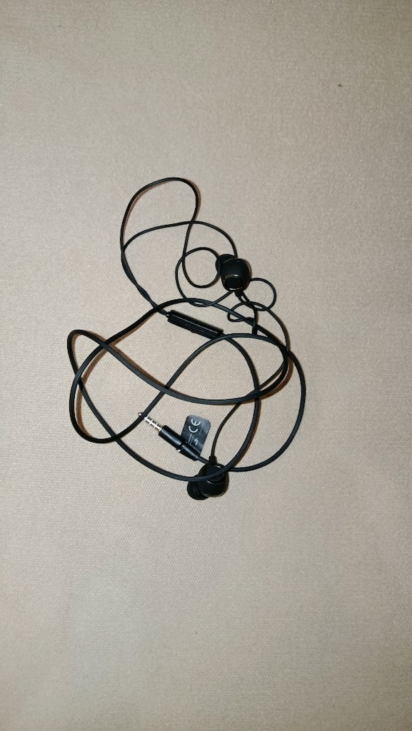 Kılıf, router,kulaklık, şarj aleti (tekli alımlarda fiyat farkı var) - 16