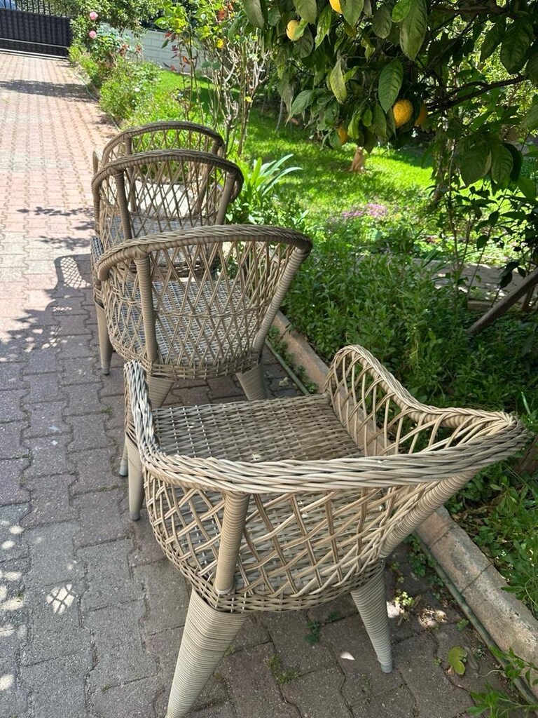 çok temiz bahçe takımı 4 sandalye bir masasa - 12