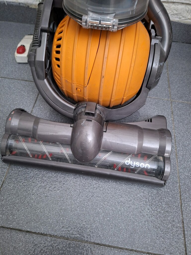DYSON ELEKTRİKLİ SÜPÜRGE - 2