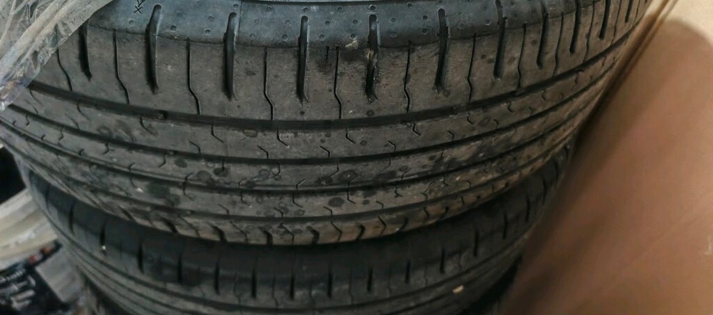 215 60 R17 araba lastiği - 4