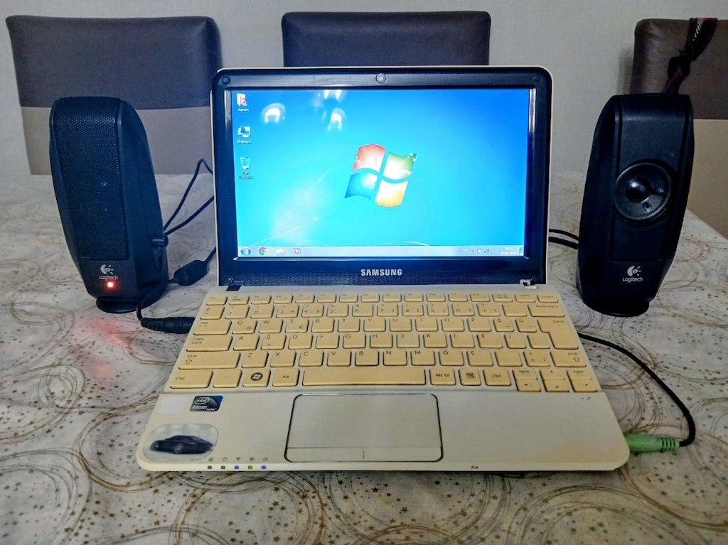 Samsung NC110 Notebook (minibook) - 2