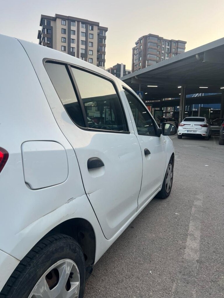 2014 Dacia Sandero - 8
