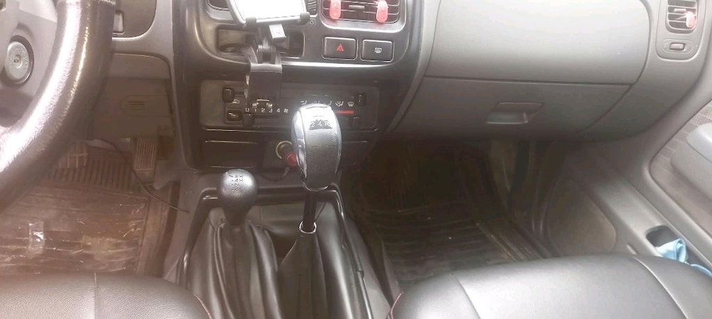 Nissan skystar 4x4 2011 - 5
